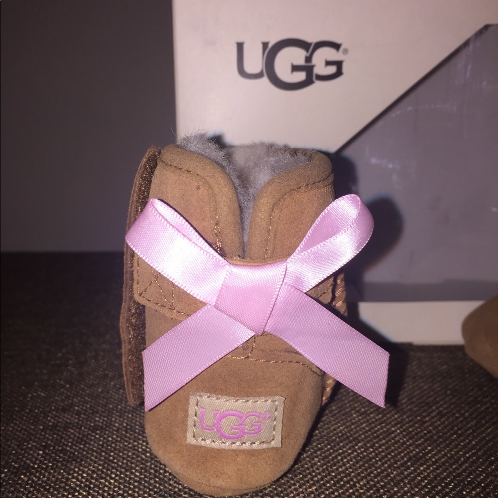 Girls Ugg Boots! - Picture 4 of 8
